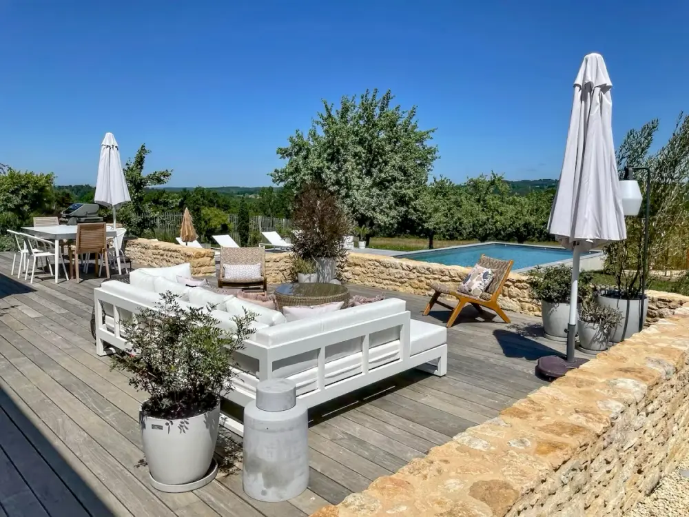 Terrasse du gîte Les Charmes des Maisons de Salon pour 6 personnes Terrasse du gîte Les Charmes des Maisons de Salon pour 6 personnes