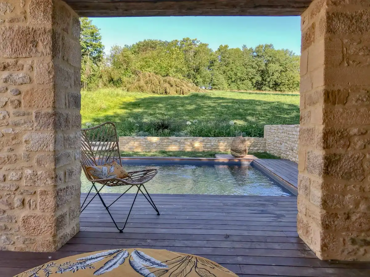 Pool House du gîte Les Marronniers pour 5 personnes avec vue sur la piscine